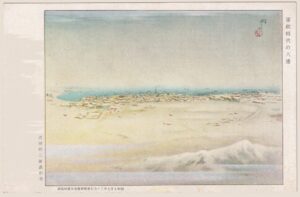 Japanische Künstler-Ansichtskarte von Yoshida Hatsusaburo: Vogelperspektive der Hafenstadt Dalian (Dairen) zur Zeit der Militärverwaltung, in weichen Pastelltönen mit türkisblauer Bucht, militärische Zensurfreigabe 1935, Vorkriegszeit Japan.